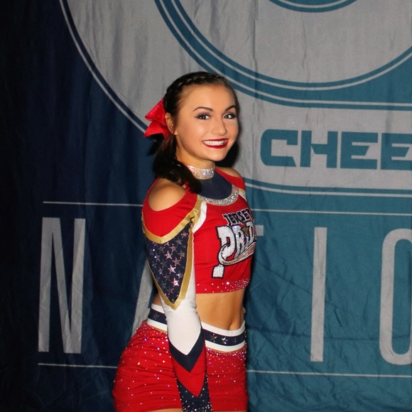 Meet your Posher, Becca - Picture 1 of 1